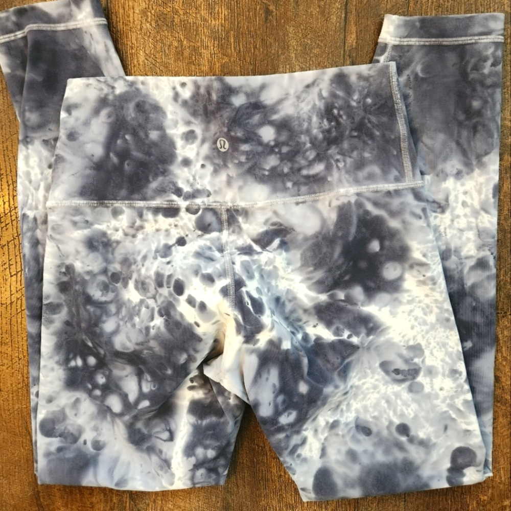 Lululemon wunderunder leggings size 6 25"